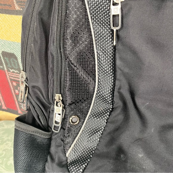 Swiss Gear Laptop BackPack 18.5 inch - Picture 2 of 10